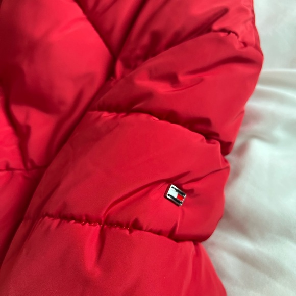 Tommy Hilfiger warm winter coat. Like new!! - Picture 6 of 7